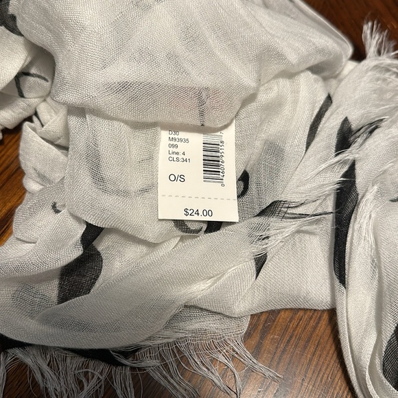 NWT extra long scarf with mustache pattern! Fun addition to an outfit! - Picture 3 of 5